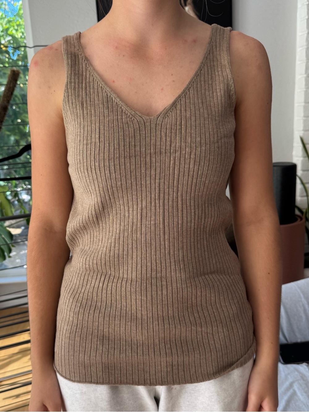 Ribbed V-Neck Sleeveless Tank Top - Brown